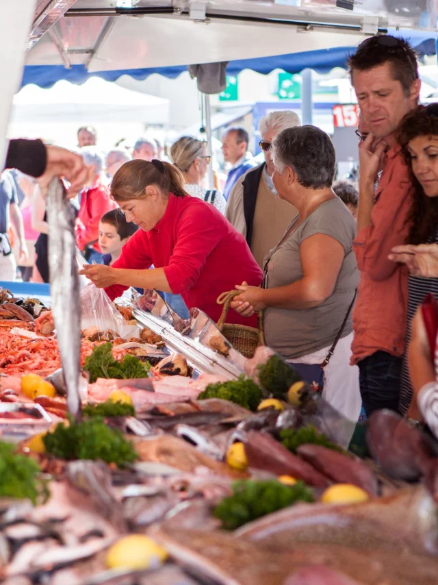 Fouesnant market on Friday mornings