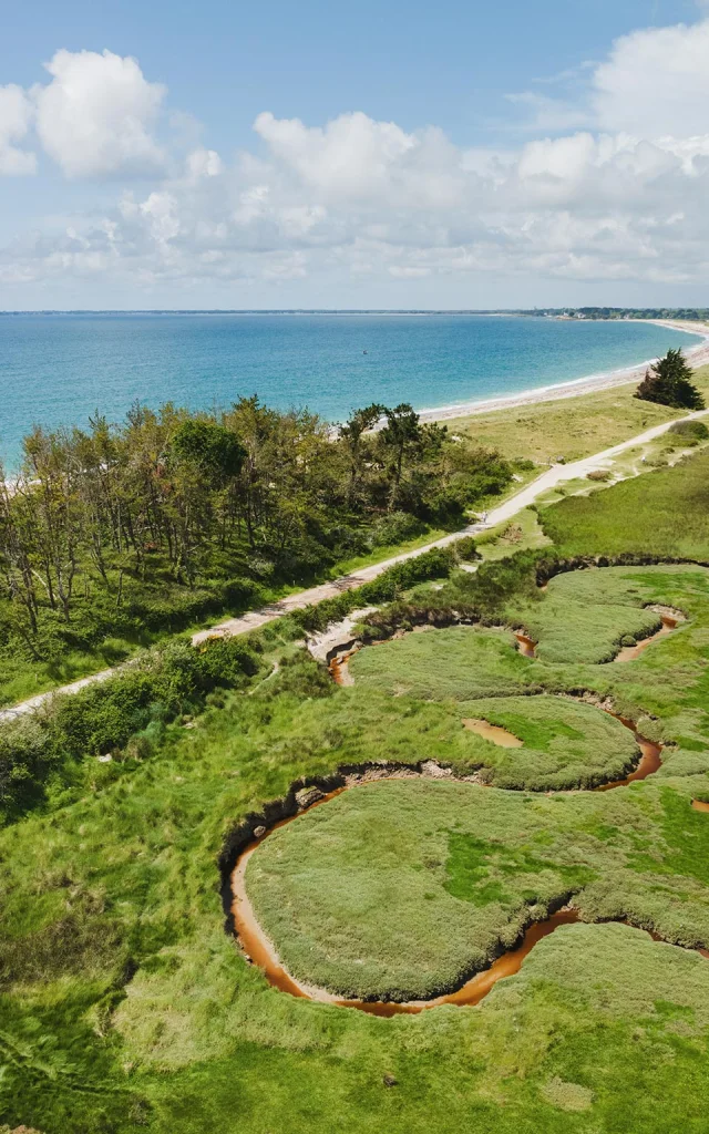 Sentier côtier autour du marais à Mousterlin