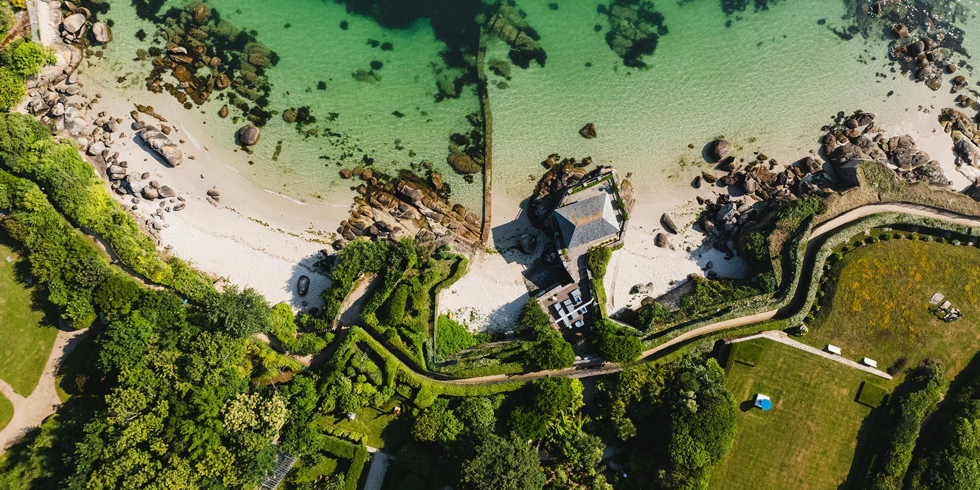 Vue aérienne des criques de Beg-Meil à Fouesnant
