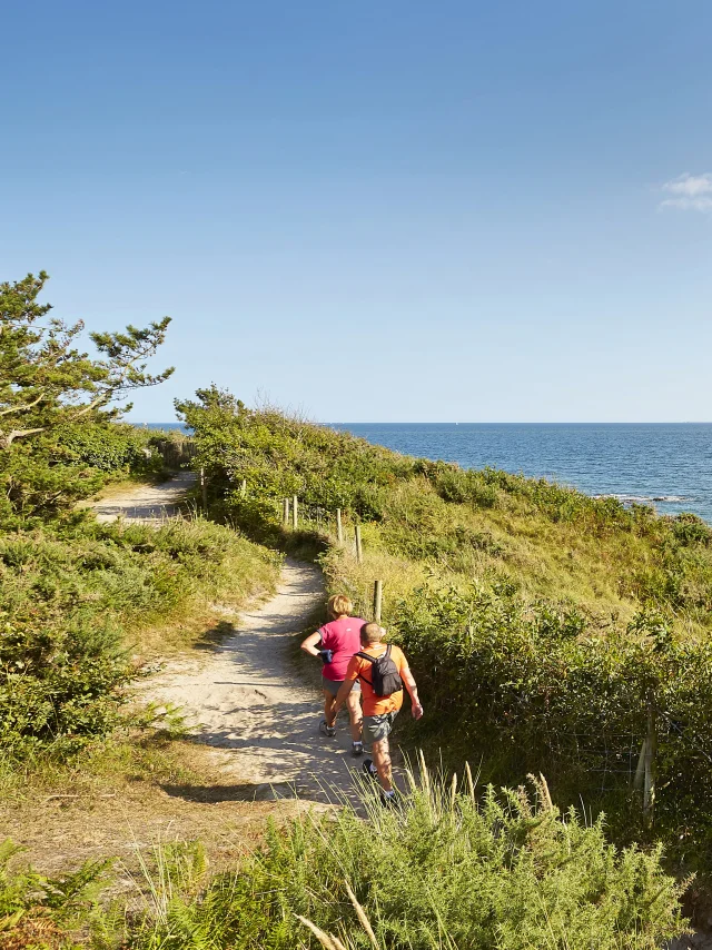 Walk on the Gr34 on the Cote De Beg Meil
