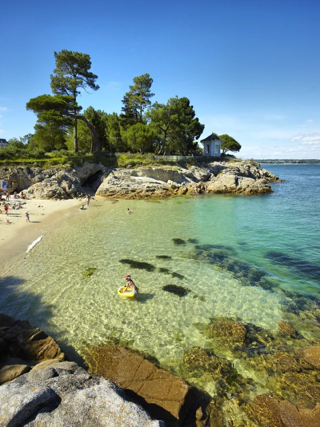 Bot Conan cove in Beg-Meil