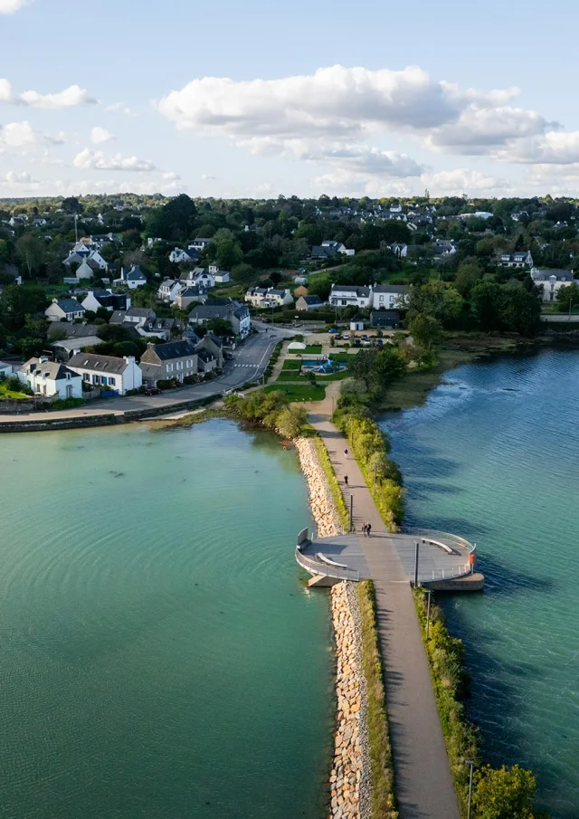 La Passerelle Entre Le Vieux Port Et Port La Foret A La Foret Fouesnant