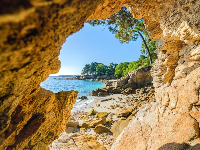 La Roche Percee Fouesnant