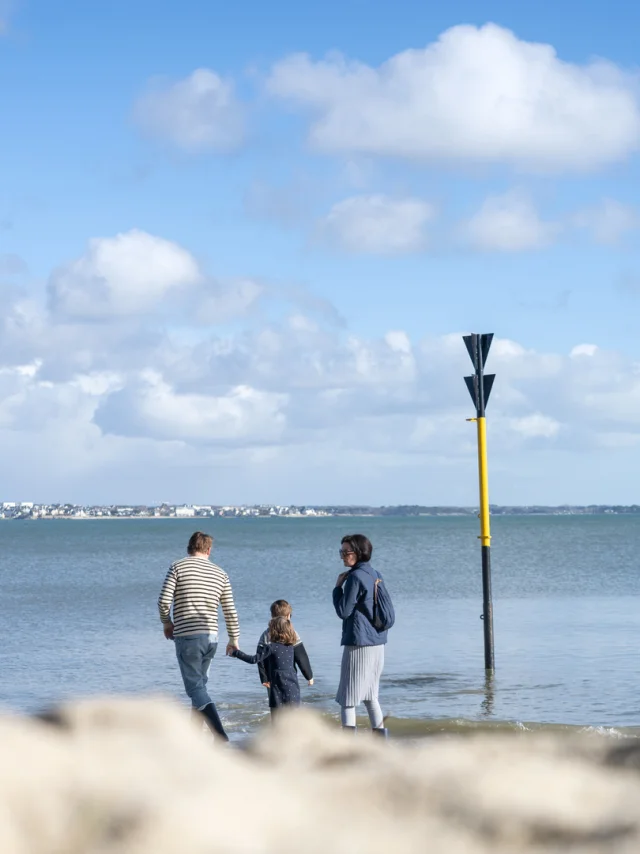 Cap-Coz beach for families in winter