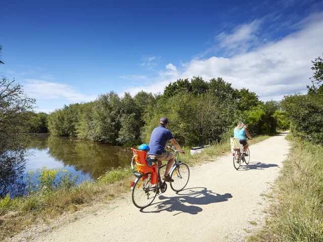 Balade en vélo en famille dans le Marais de Mousterlin