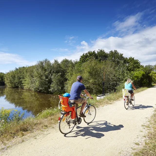 Balade en vélo en famille dans le Marais de Mousterlin