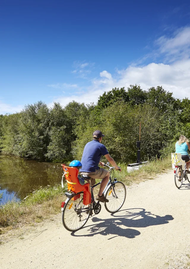 Balade en vélo en famille dans le Marais de Mousterlin
