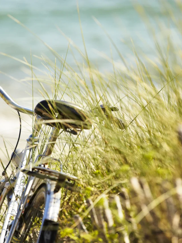 Cycling on Mousterlin beach