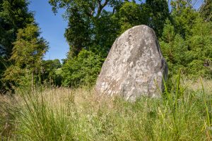 Le menhir de Keruel à Saint-Evarzec