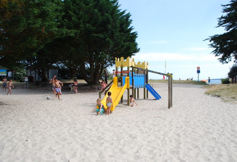 Aire de jeux de la plage de Kerleven