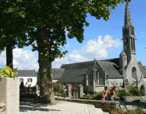 L'église Notre-Dame Izel Vor à La Forêt Fouesnant