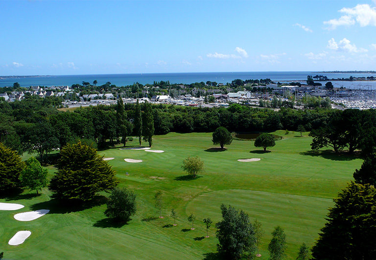 Golf de Cornouaille – vue sur la Baie de La Forêt