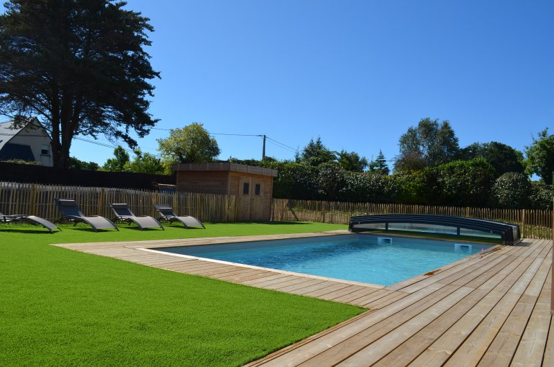 Piscine avec abri ouvert